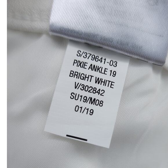 New NWT Old Navy Pixie Ankle White Classic Pants Size 12 Stretch Comfort - Picture 10 of 10